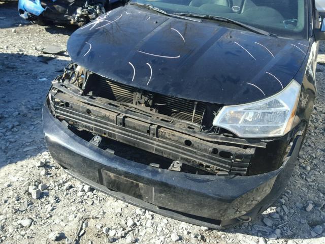 1FAHP3HN9AW294938 - 2010 FORD FOCUS SEL BLACK photo 9