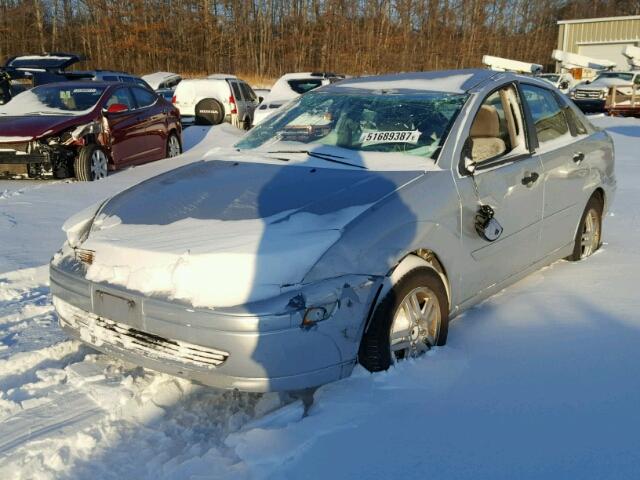 1FAFP34Z93W306962 - 2003 FORD FOCUS SE C SILVER photo 2