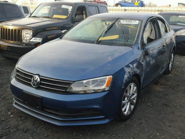 3VWD17AJ7FM257884 - 2015 VOLKSWAGEN JETTA SE BLUE photo 2