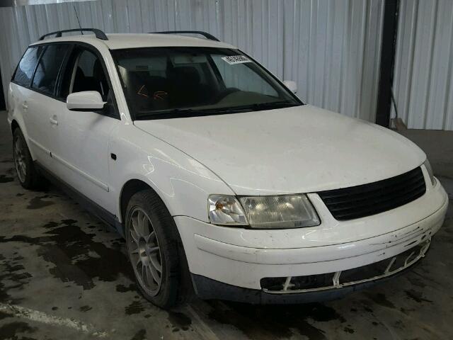 WVWRH23B5YE248901 - 2000 VOLKSWAGEN PASSAT GLS WHITE photo 1