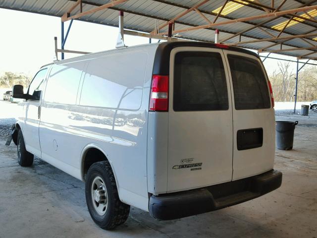 1GCWGFCF5F1243167 - 2015 CHEVROLET EXPRESS G2 WHITE photo 3