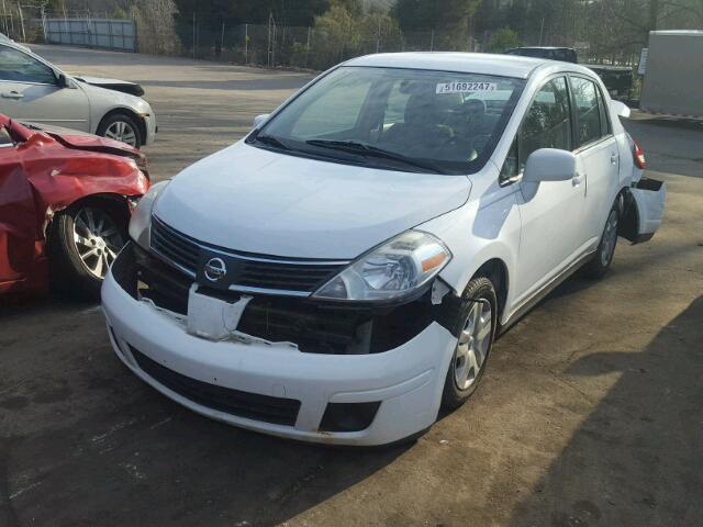 3N1BC11E09L448242 - 2009 NISSAN VERSA S WHITE photo 2