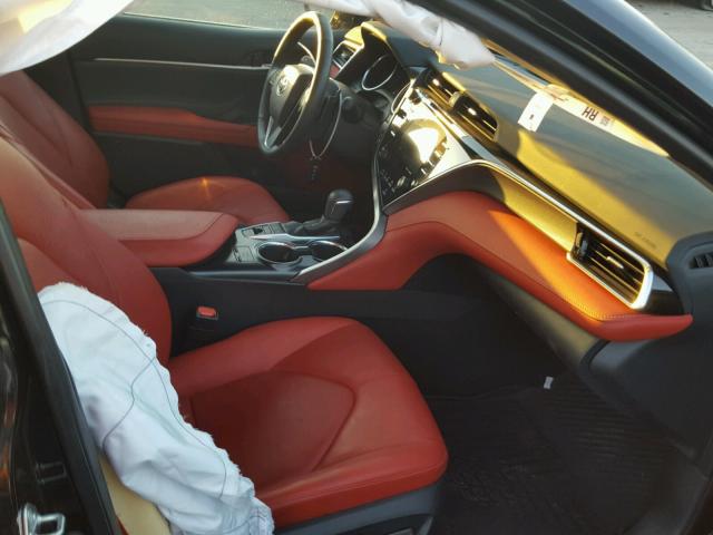 4T1BZ1HK7JU006975 - 2018 TOYOTA CAMRY XSE BLACK photo 5