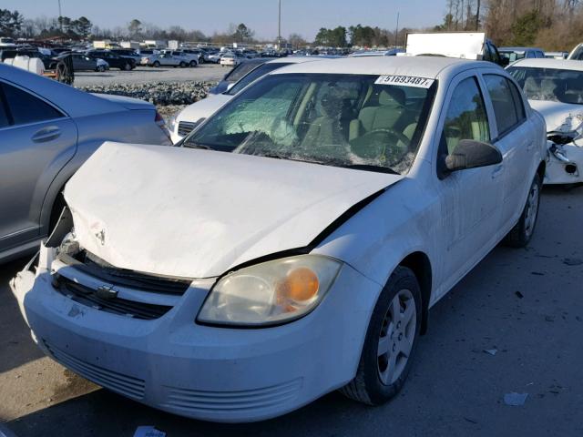 1G1AK52F357585693 - 2005 CHEVROLET COBALT WHITE photo 2