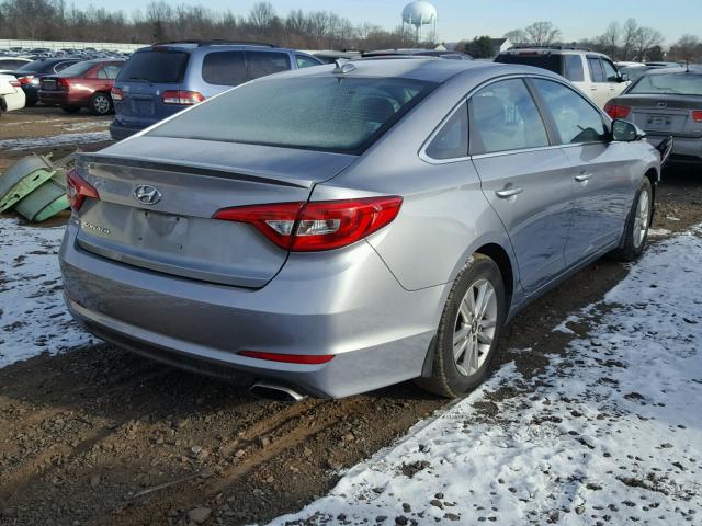 5NPE24AF5FH231031 - 2015 HYUNDAI SONATA SE SILVER photo 4