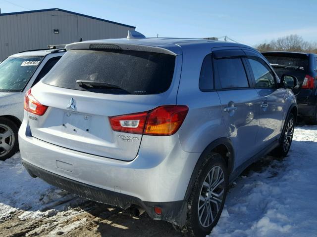 JA4AR3AU6HZ009543 - 2017 MITSUBISHI OUTLANDER SILVER photo 4