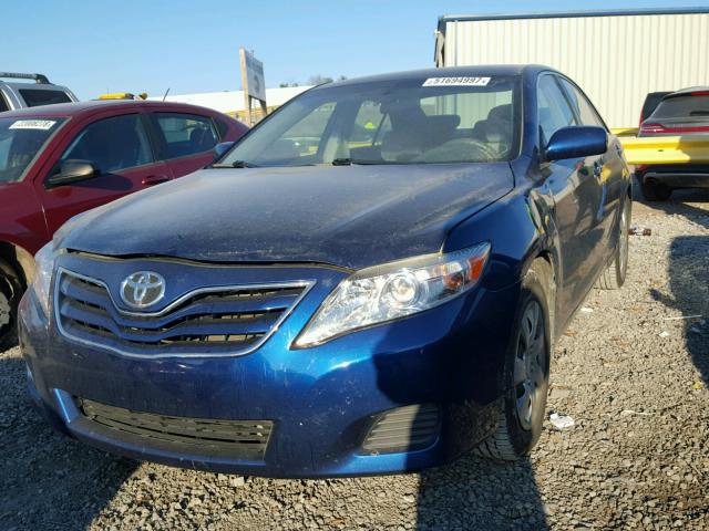4T1BF3EK3BU591368 - 2011 TOYOTA CAMRY BASE BLUE photo 2
