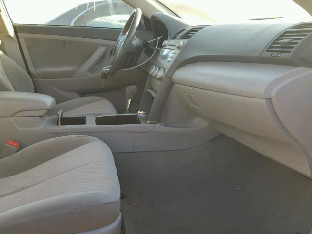 4T1BF3EK3BU591368 - 2011 TOYOTA CAMRY BASE BLUE photo 5