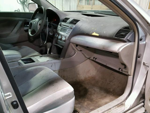 4T1BE46K49U318148 - 2009 TOYOTA CAMRY BASE SILVER photo 5