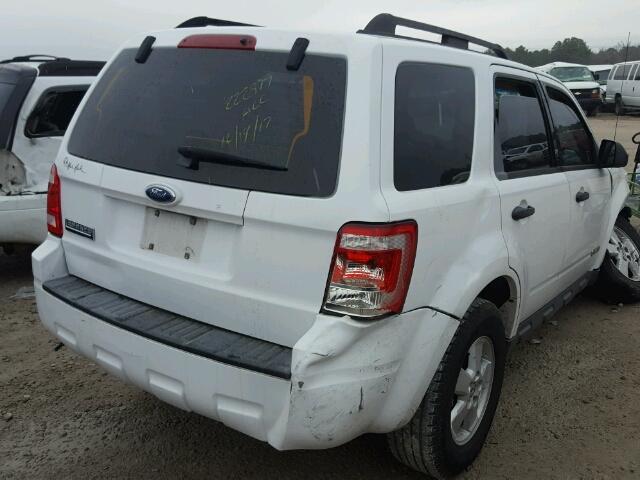 1FMCU02Z98KB43943 - 2008 FORD ESCAPE XLS WHITE photo 4