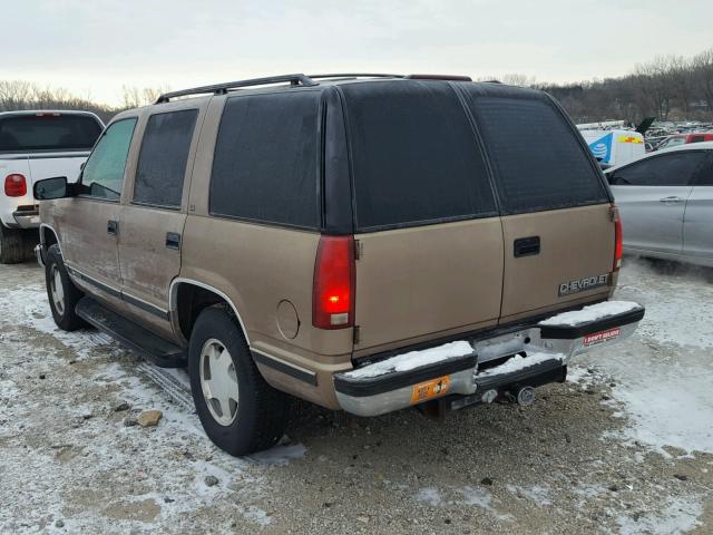 1GNEK13R7TJ389371 - 1996 CHEVROLET TAHOE K150 BEIGE photo 3