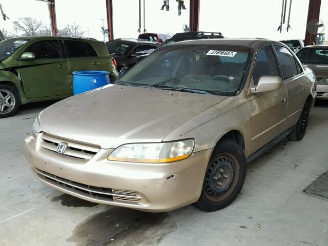 1HGCG56451A134029 - 2000 HONDA ACCORD TAN photo 2