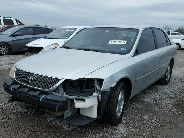 4T1BF28BXYU096860 - 2000 TOYOTA AVALON XL GRAY photo 2