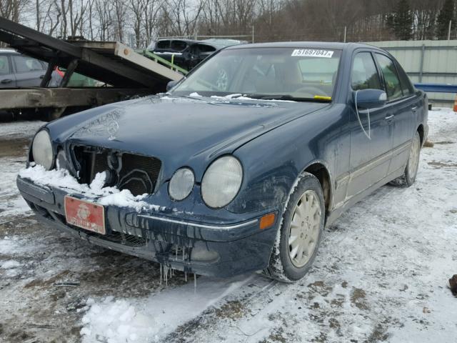 WDBJF65J61B302209 - 2001 MERCEDES-BENZ E 320 TEAL photo 2