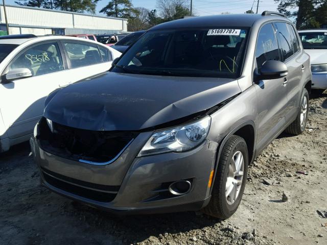WVGAV7AX0BW552121 - 2011 VOLKSWAGEN TIGUAN S GRAY photo 2