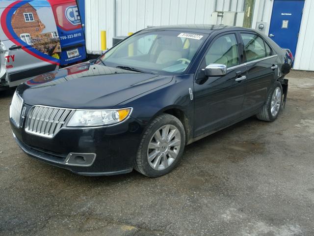 3LNHL2GCXCR832953 - 2012 LINCOLN MKZ BLACK photo 2