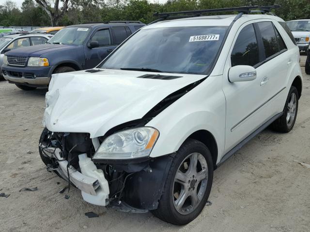 4JGBB86E28A306686 - 2008 MERCEDES-BENZ ML 350 WHITE photo 2