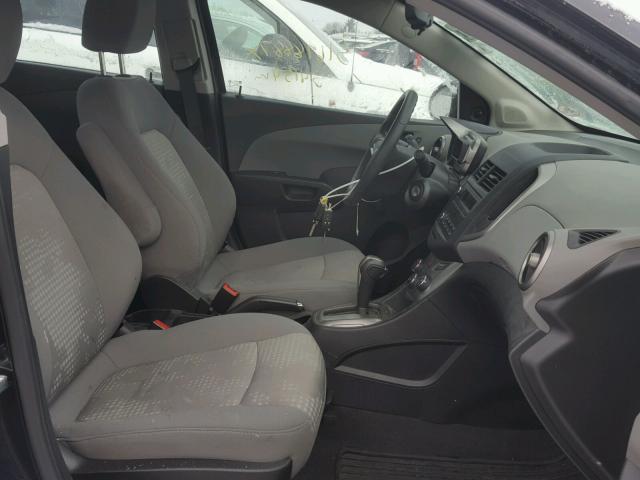 1G1JA5SH1F4192668 - 2015 CHEVROLET SONIC LS 黑色 照片 5