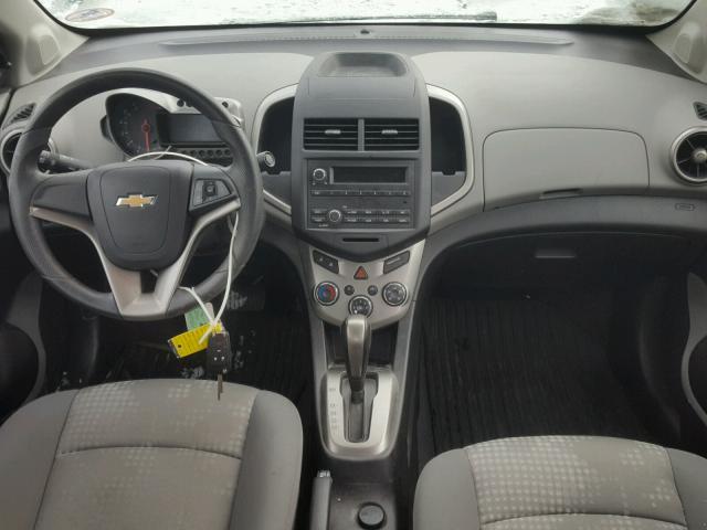 1G1JA5SH1F4192668 - 2015 CHEVROLET SONIC LS 黑色 照片 9