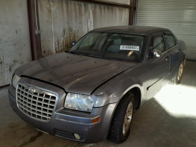 2C3KA53G36H237490 - 2006 CHRYSLER 300 TOURIN SILVER photo 2