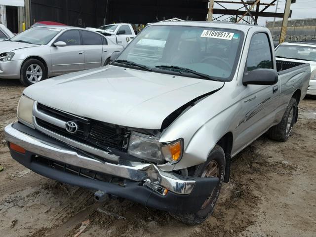 4TANL42N7YZ590679 - 2000 TOYOTA TACOMA SILVER photo 2