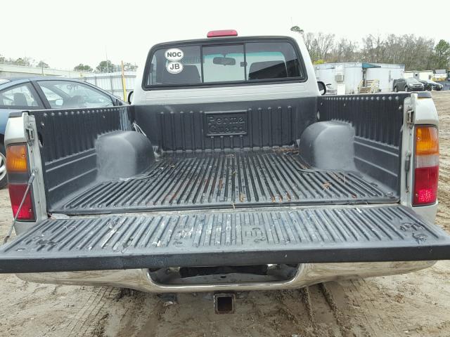 4TANL42N7YZ590679 - 2000 TOYOTA TACOMA SILVER photo 9