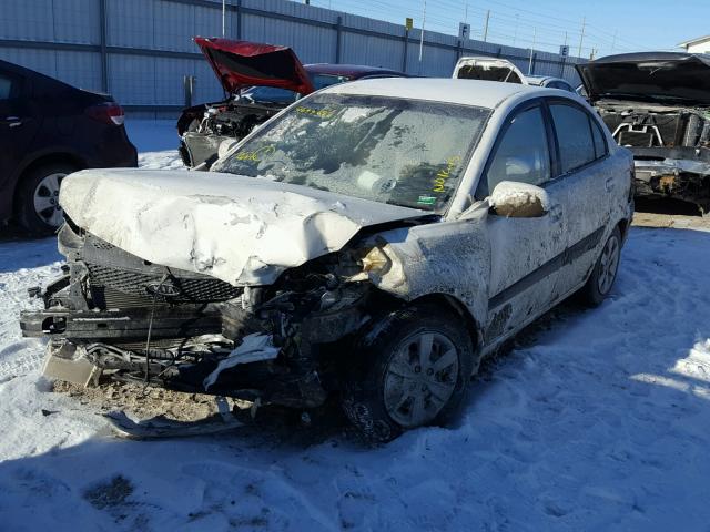 KNADE123186427211 - 2008 KIA RIO BASE WHITE photo 2