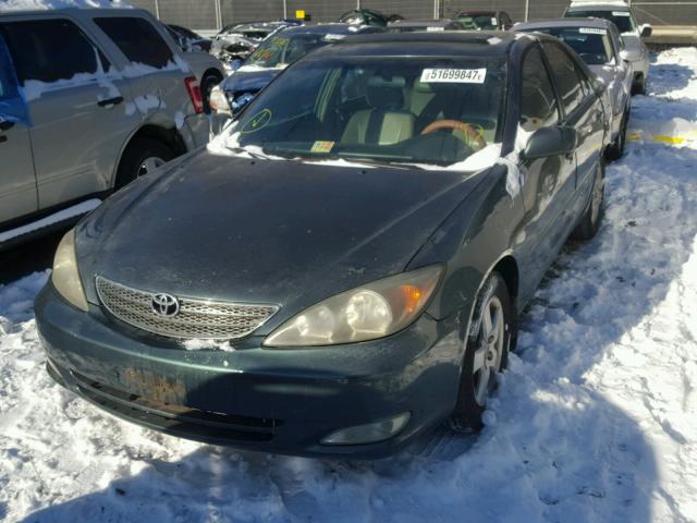 4T1BF30K82U510260 - 2002 TOYOTA CAMRY LE GREEN photo 2