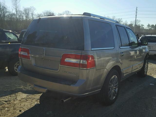 5LMFU27508LJ19004 - 2008 LINCOLN NAVIGATOR GRAY photo 4