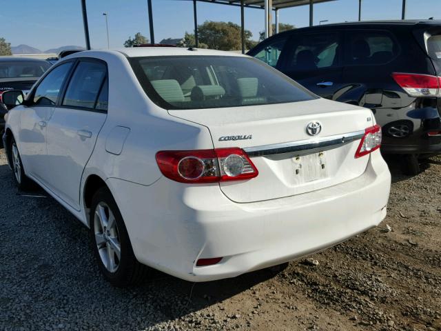 2T1BU4EE4CC756112 - 2012 TOYOTA COROLLA BA WHITE photo 3