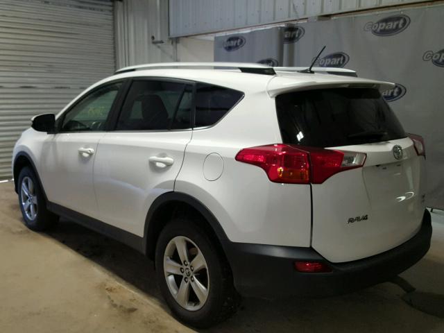 2T3RFREV9FW295232 - 2015 TOYOTA RAV4 XLE WHITE photo 3