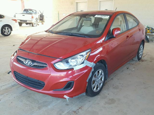 KMHCT4AEXDU325352 - 2013 HYUNDAI ACCENT GLS RED photo 2