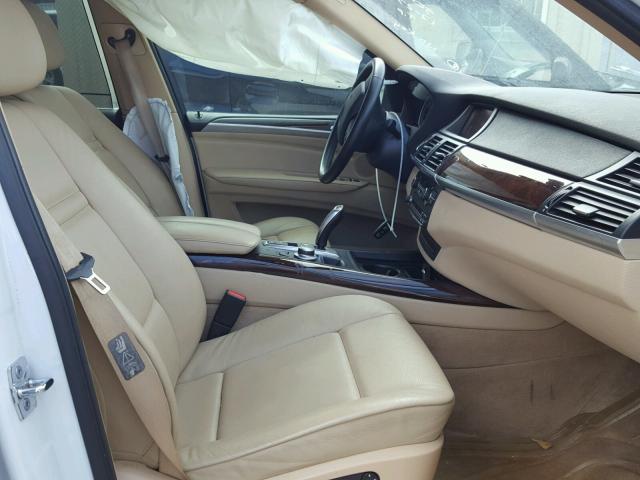 5UXFE43589L272655 - 2009 BMW X5 XDRIVE3 თეთრი ფოტო 5