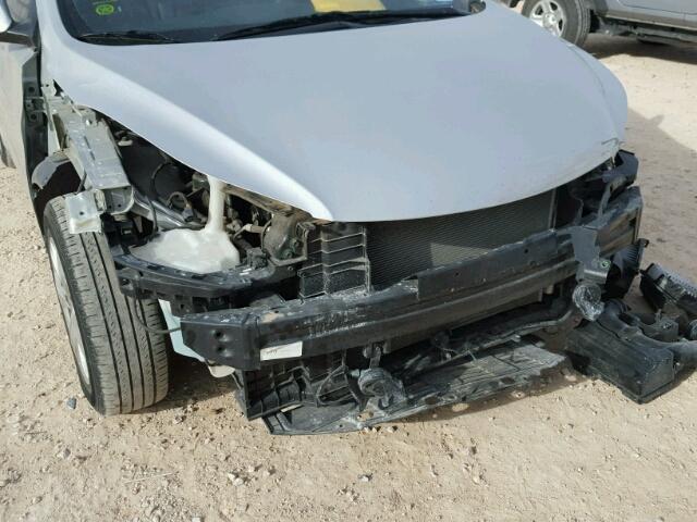 5NPDH4AE1GH751407 - 2016 HYUNDAI ELANTRA SE SILVER photo 9