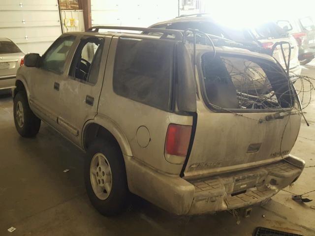 1GNDT13W5Y2325622 - 2000 CHEVROLET BLAZER TAN photo 3