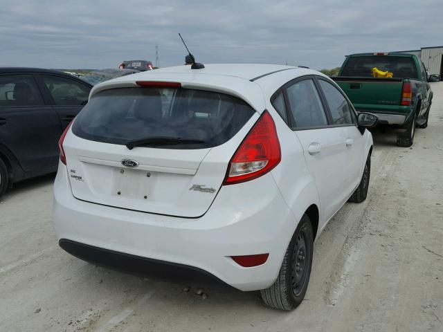 3FADP4EJ0CM207940 - 2012 FORD FIESTA SE WHITE photo 4