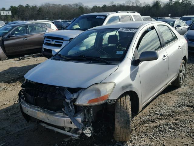 JTDBT923981235577 - 2008 TOYOTA YARIS SILVER photo 2