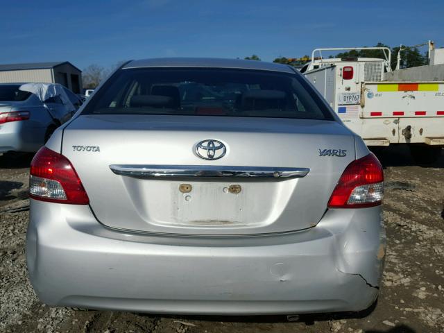 JTDBT923981235577 - 2008 TOYOTA YARIS SILVER photo 9