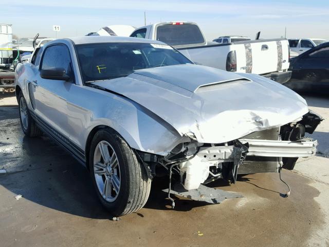 1ZVBP8AM5C5249385 - 2012 FORD MUSTANG SILVER photo 1