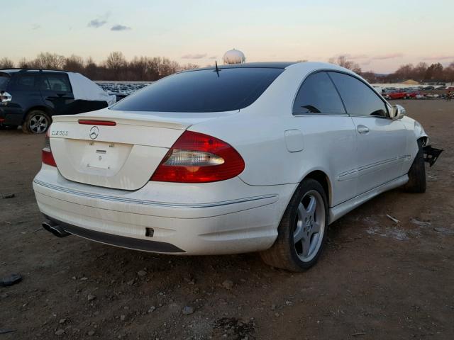 WDBTJ75JX6F171072 - 2006 MERCEDES-BENZ CLK 500 WHITE photo 4