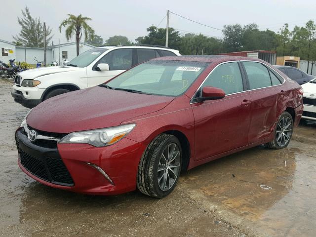4T1BF1FK8GU515154 - 2016 TOYOTA CAMRY LE RED photo 2