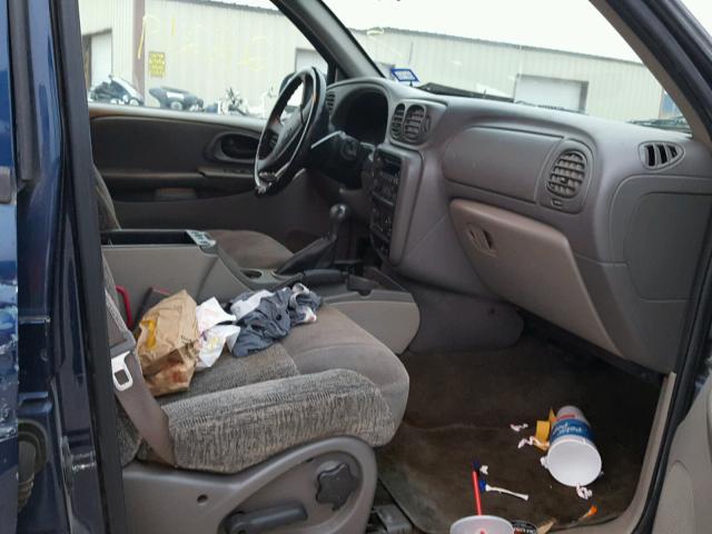 1GNDS13S922338624 - 2002 CHEVROLET TRAILBLAZE BLUE photo 5