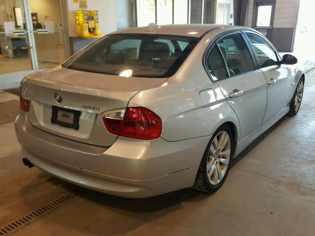WBAVA33558P142131 - 2008 BMW 328 I SILVER photo 4