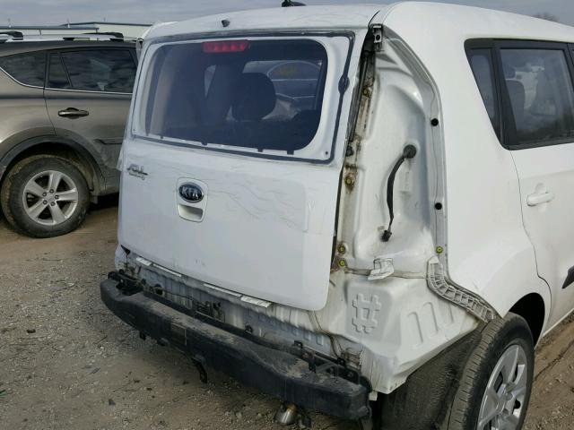 KNDJT2A59C7421406 - 2012 KIA SOUL WHITE photo 9