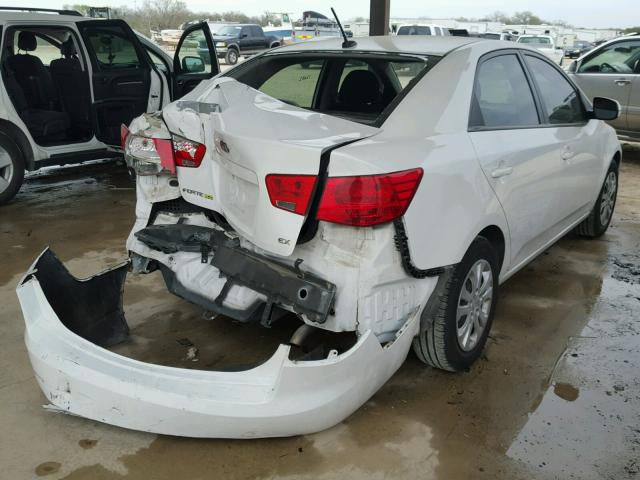 KNAFU4A21C5555873 - 2012 KIA FORTE EX WHITE photo 4