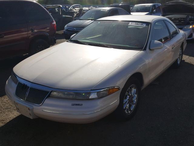 1LNLM91V0TY682136 - 1996 LINCOLN MARK VIII WHITE photo 2