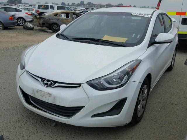 5NPDH4AE6GH764654 - 2016 HYUNDAI ELANTRA SE WHITE photo 2