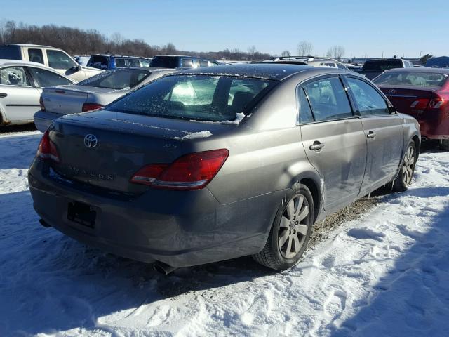 4T1BK36B36U107375 - 2006 TOYOTA AVALON XL GRAY photo 4