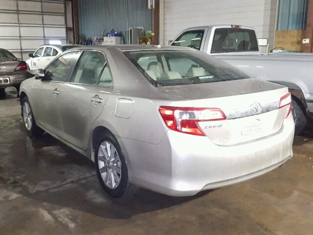 4T4BF1FK6ER430090 - 2014 TOYOTA CAMRY L GRAY photo 3