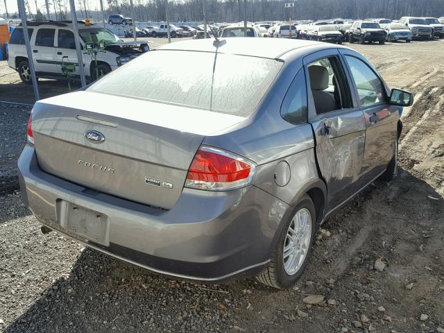 1FAHP3FN7AW175451 - 2010 FORD FOCUS SE GRAY photo 4